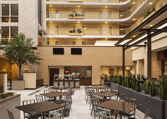 Embassy Suites By Hilton Dallas Market Center